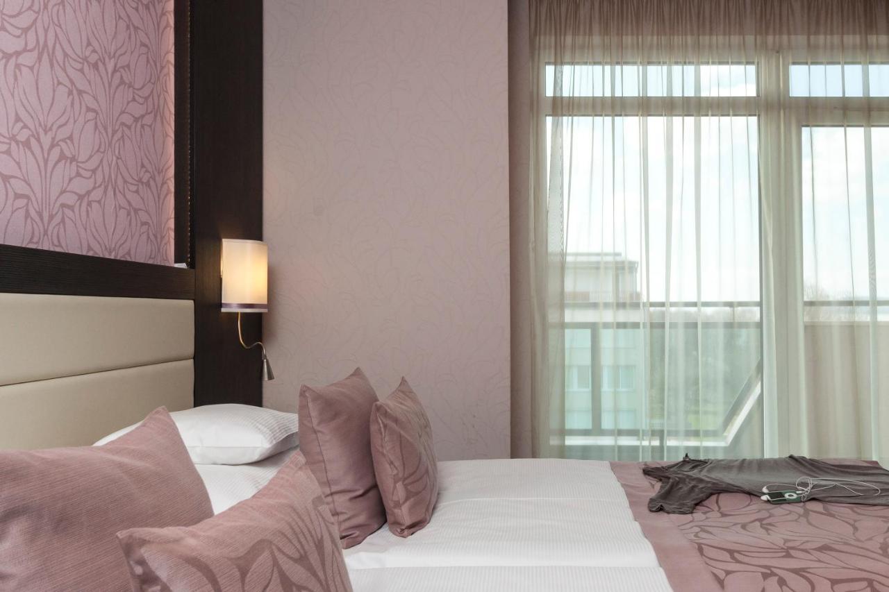 Hotel Wellamarin Zamárdi Extérieur photo