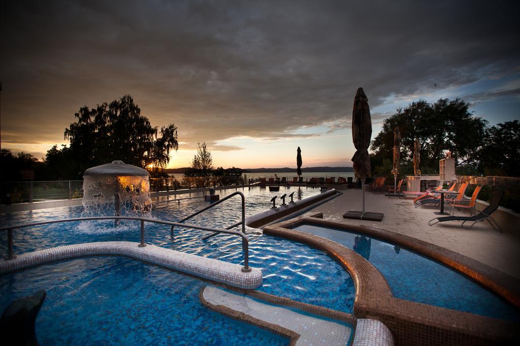 Hotel Wellamarin Zamárdi Extérieur photo